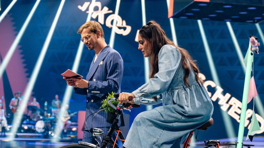 Joko Winterscheidt dicht auf den Fersen: Nilam Farooq. (stk/spot)