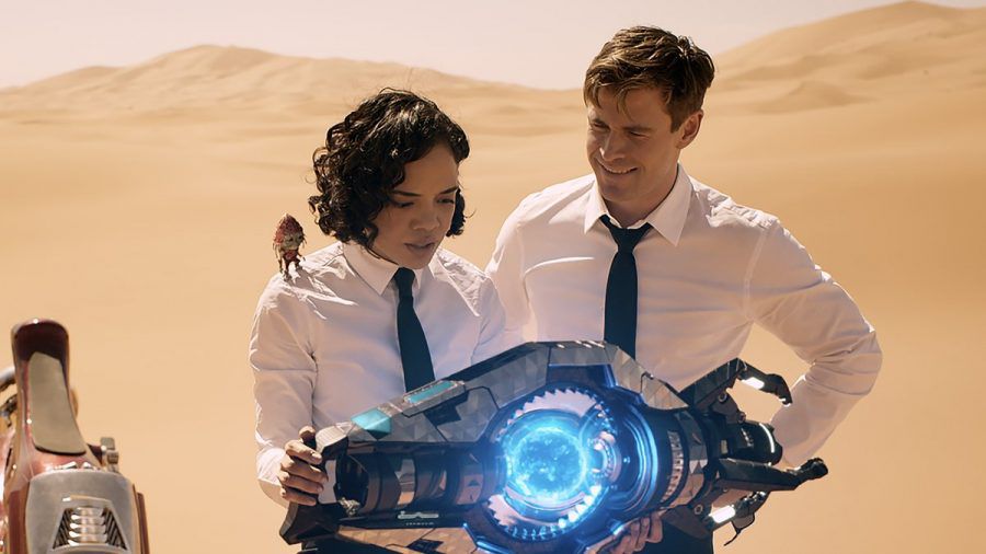 "Men in Black: International": In der Wüste Marokkos machen Agent M (Tessa Thompson) und Agent H (Chris Hemsworth) eine verblüffende Entdeckung. (cg/spot)