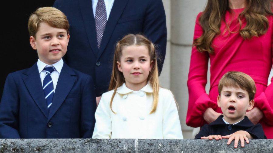 Prinz George, Prinzessin Charlotte und Prinz Louis kommen in eine neue Schule. (ili/spot)