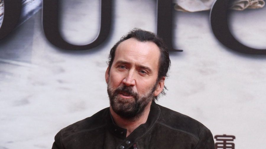 So kennt man Nicolas Cage: mit schwarzem Haar und Bart. Doch der Schauspieler sieht derzeit anders aus... (dr/spot)