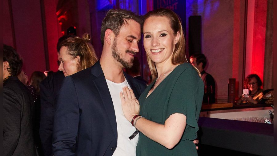 Anna Hofbauer und Marc Barthel auf einem Event in Berlin. (wue/spot)