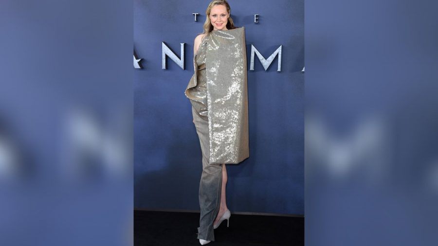 Gwendoline Christie hat mit ihrem Outfit in London begeistert. (tae/spot)