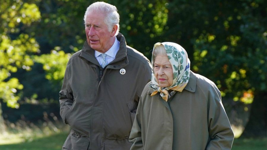 Prinz Charles soll fast täglich seine Mutter Queen Elizabeth II. besuchen. (amw/spot)