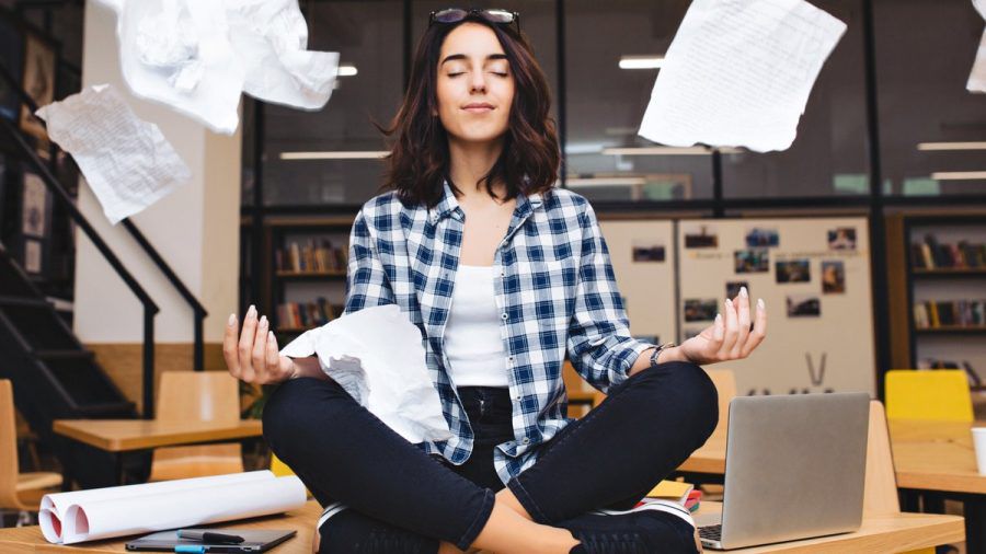 Meditation hilft dabei, Stress zu reduzieren und unser Wohlbefinden zu verbessern. (eee/spot)