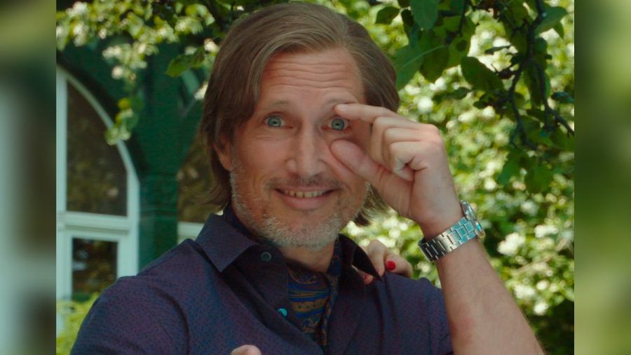 Benno Fürmann als Verschwörungs-Guru Adam Krieger in "Die Känguru-Verschwörung". (ili/spot)