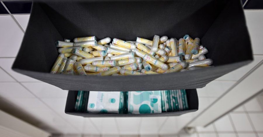 Wer sich Damenbinden und Tampons nicht leisten kann, bekommt sie in Schottland kostenlos.