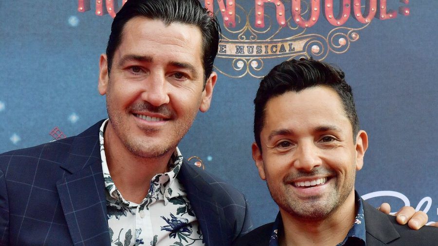 New-Kids-on-the-Block-Star Jonathan Knight (l.) und Harley Rodriguez im Jahr 2018 in Boston. (wue/spot)