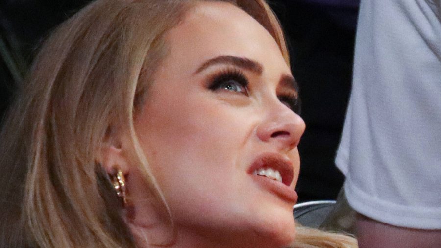 Adele denkt nach