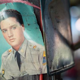 Haben Sie diesen Mann gesehen? Ein Foto von Elvis Presley in Vietnam. (mia/spot)