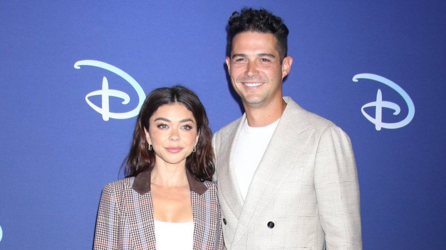 Sarah Hyland und Wells Adams haben sich mit etwas Verzögerung getraut. (eee/stk/spot)