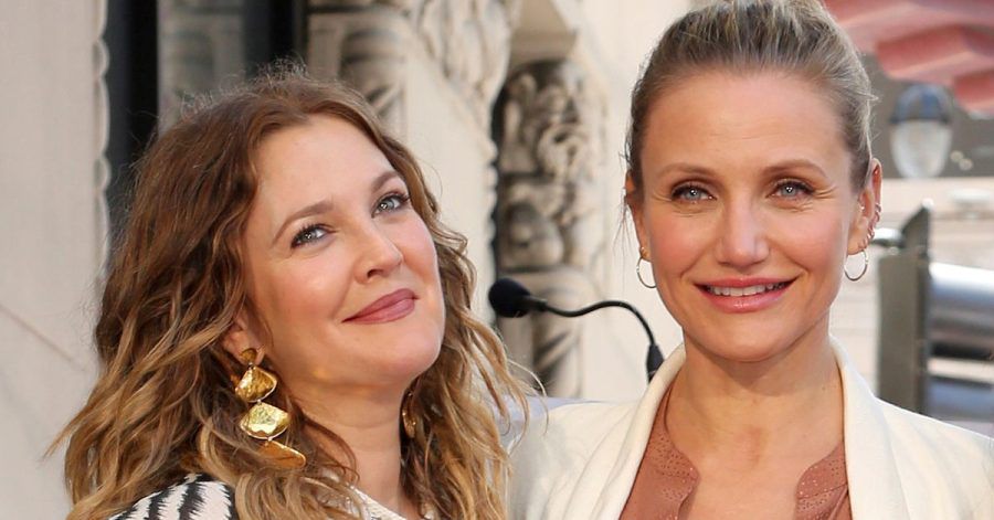 Die Schauspielerinnen Drew Barrymore und Cameron Diaz auf dem Hollywood Walk of Fame.
