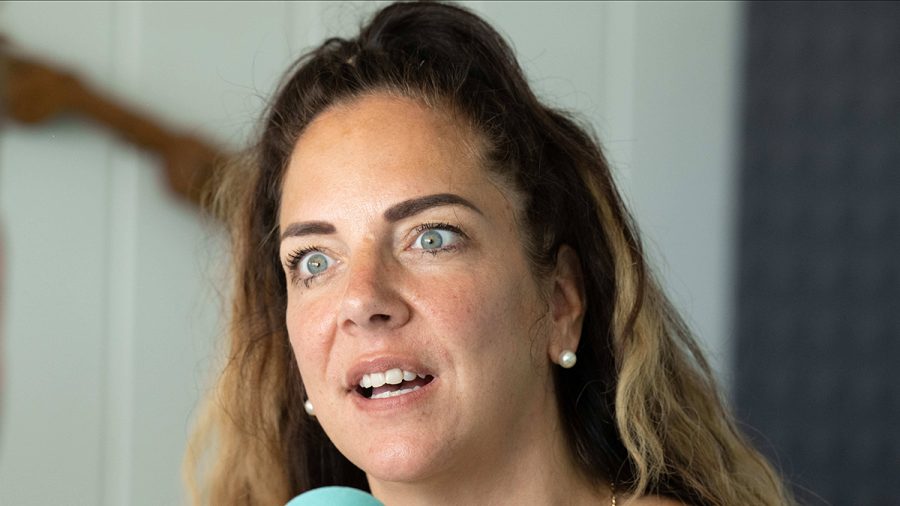 Daniela Büchner bei einem Interview