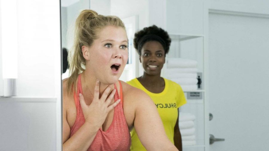 "I Feel Pretty": Renee (Amy Schumer, l.) entdeckt ganz neue Seiten an sich. (cg/spot)