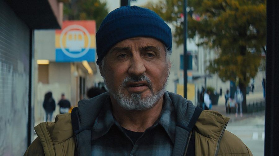 Wie ein Superheld sieht Sylvester Stallone in "Samaritan" wahrlich nicht aus. (stk/spot)
