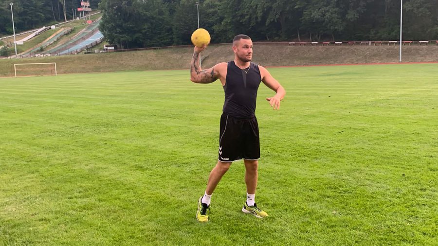 Eric Sindermann beim Handball-Training