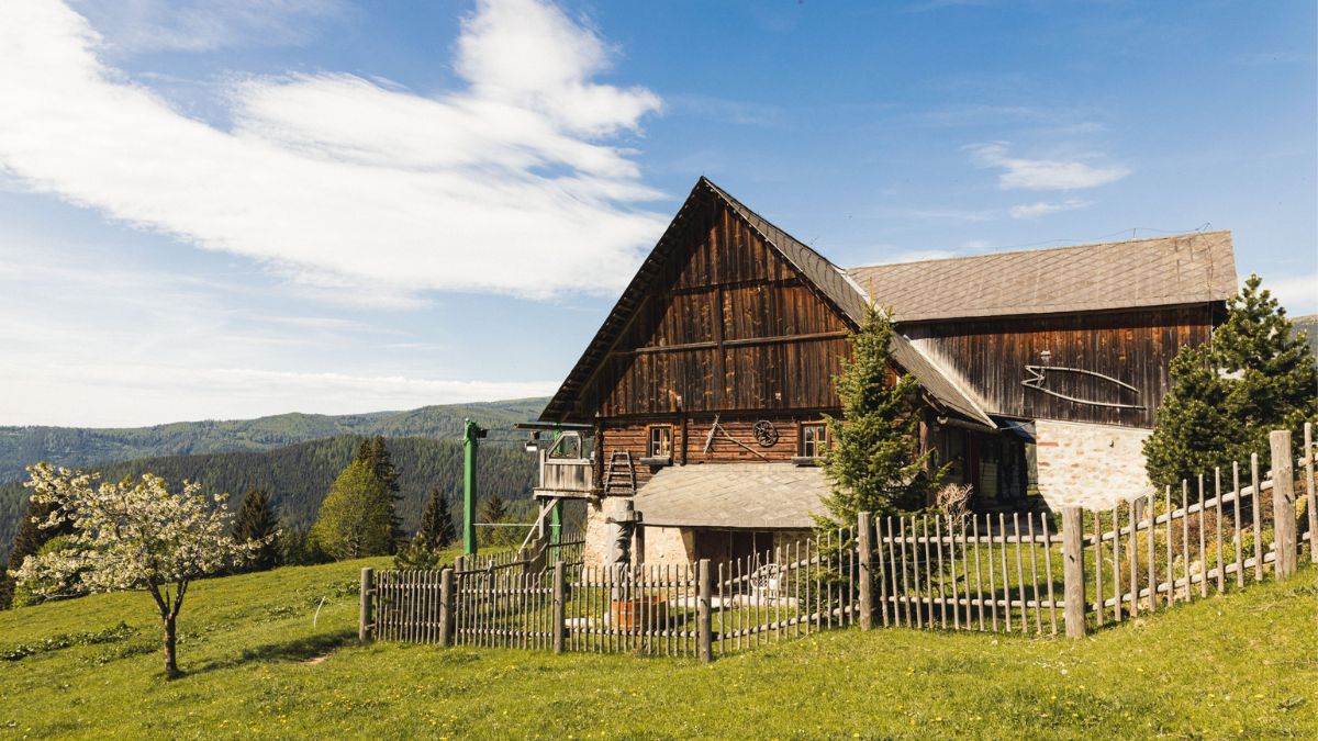 Das "Forsthaus Rampensau" von außen." class="size-full wp-image-1609637