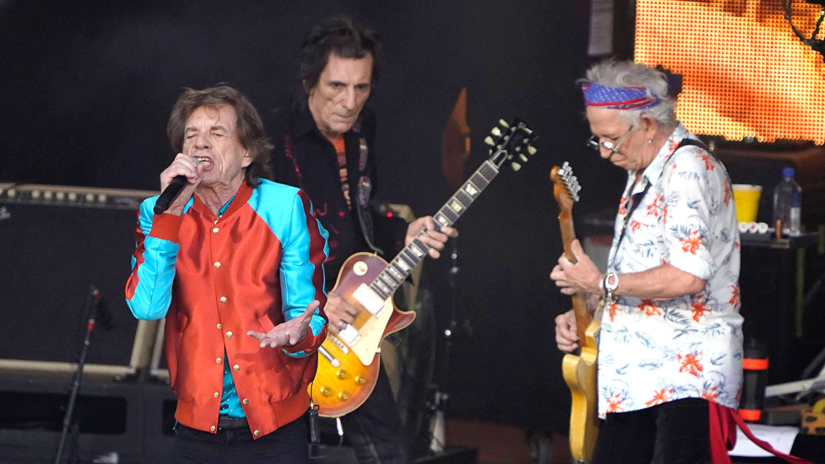 Mick Jagger, Ron Wood und Keith Richards von den Rolling Stones live beim Abschlusskonzert der Sixty Tour in der Waldbühne.