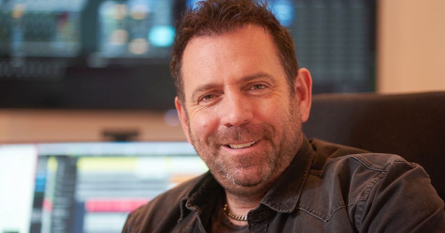 Der Limburger Sänger Ikke Hüftgold alias Matthias Distel, in seinem Studio.