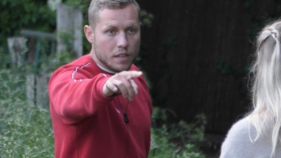 Patrick zählt Antonia an. (smi/spot)