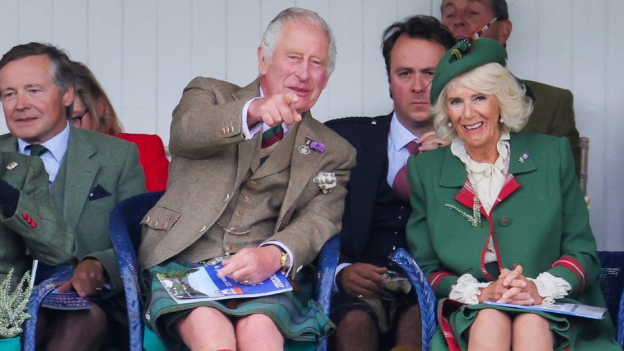 Prinz Charles und Herzogin Camilla bei den Highland Games in Braemar. (wue/spot)