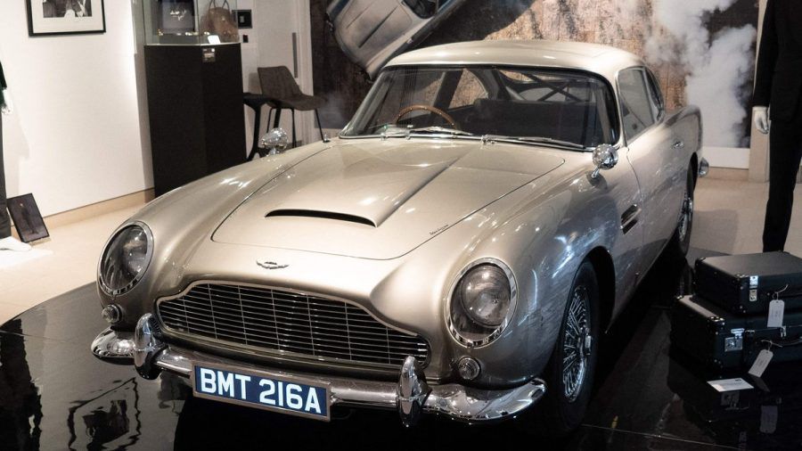 James Bonds Aston Martin wurde für mehr als drei Millionen Euro versteigert. (ili/spot)