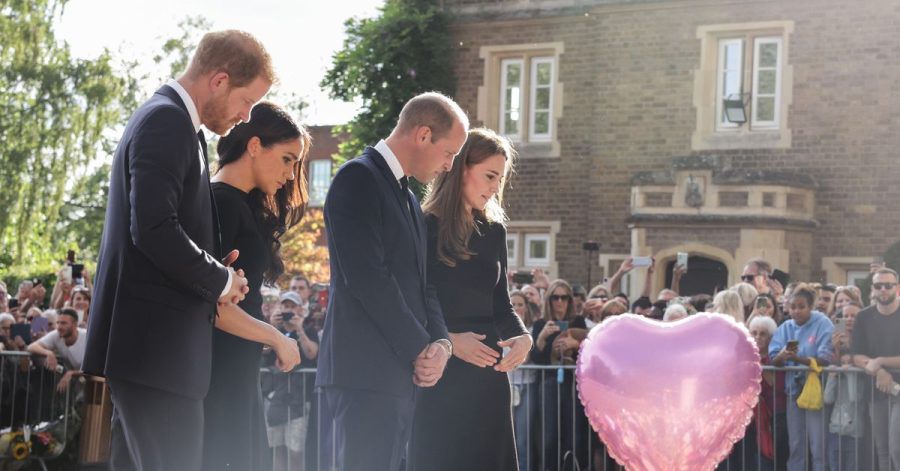 Harry (l-r), Meghan, William und Kate auf Schloss Windsor.
