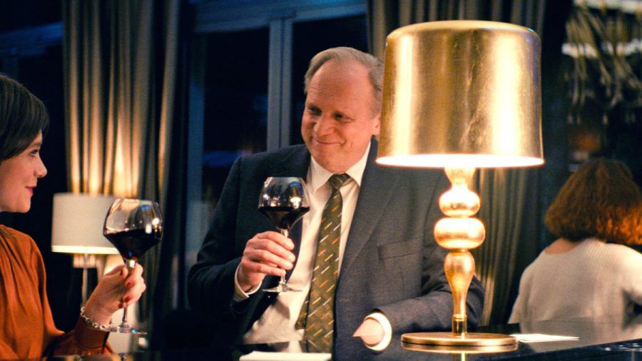 "Tatort: Murot und das Gesetz des Karma": Felix Murot (Ulrich Tukur) abends an der Hotelbar. (ili/spot)