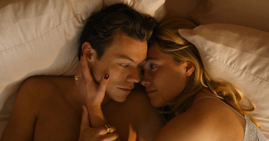 Harry Styles als Jack und Florence Pugh als Alice in einer Szene des Films "Don't Worry Darling".