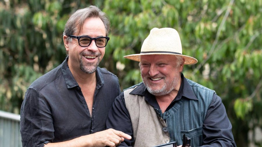 Jan Josef Liefers (l.) und Axel Prahl feierten im August 20 Jahre Münster-"Tatort". (smi/spot)