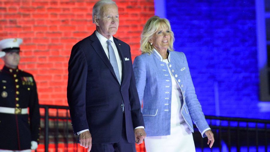 Joe und Jill Biden reisen alleine zur Beerdigung der Queen. (hub/spot)