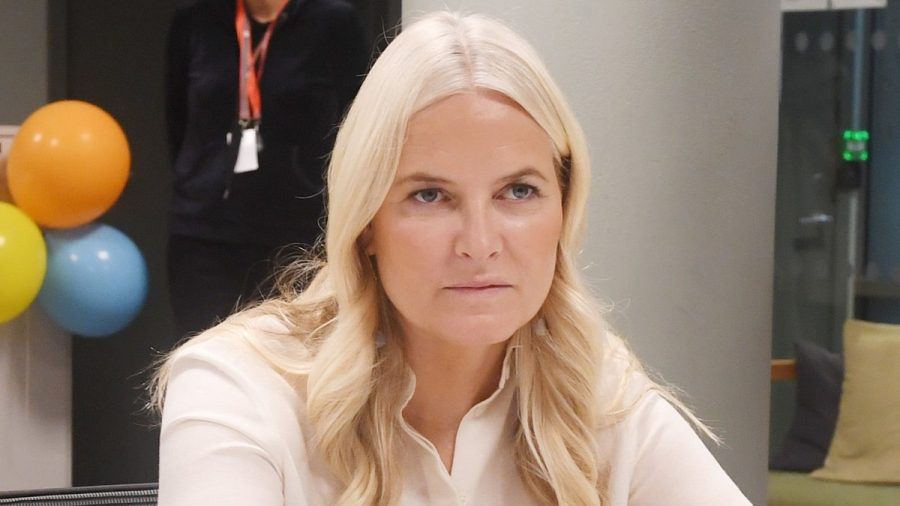 Kronprinzessin Mette-Marit von Norwegen bei dem Termin, die sie abbrechen musste. (ili/spot)