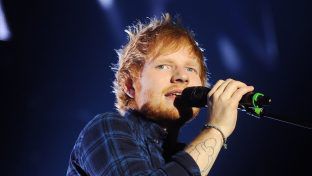 Ed Sheeran sang in Frankfurt vor 61.000 Menschen. (nra/spot)