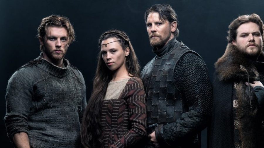 "Hagen": Jannis Niewöhner (l.) als Siegfried, Lilja van der Zwaag als Kriemhild und Gijs Naber als Hagen. (smi/spot)
