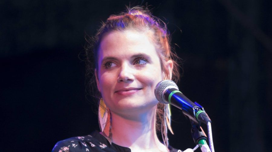 Der Mrs. Greenbird-Sängerin Sarah Nücken wurde ein Bein abgenommen. (dr/spot)