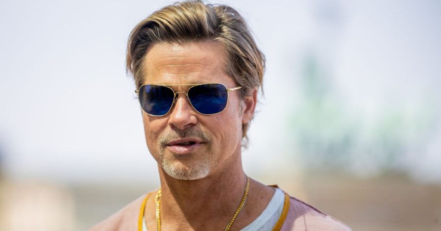 Brad Pitt auf einer Terrasse der Akademie der Künste am Brandenburger Tor.