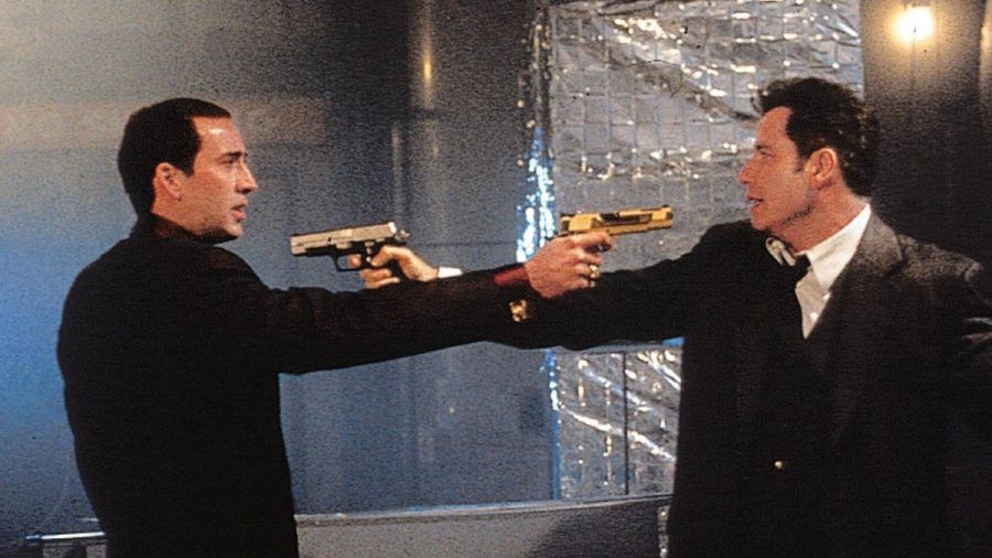 "Im Körper des Feindes": Nicolas Cage (l.) gegen John Travolta und beide irgendwie gegen sich selbst. (stk/spot)