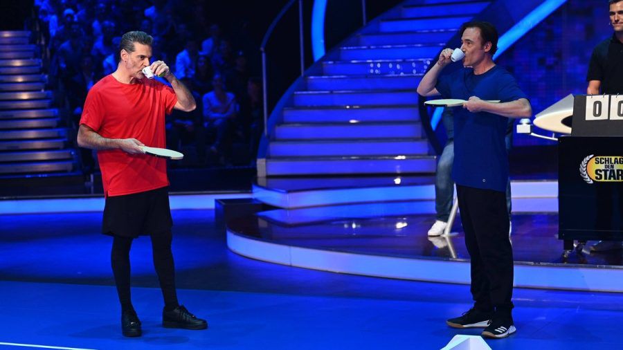 Rick Kavanian (li.) und Michael Bully Herbig gönnten sich bei ihrem langen "Schlag den Star"-Duell zwischenzeitlich einen Espresso. (jom/spot)