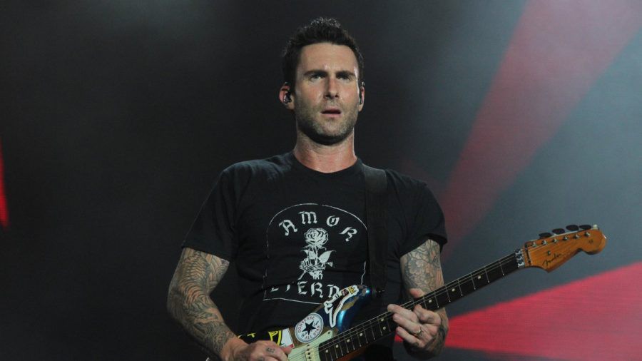 Sänger Adam Levine meldet sich zu den Fremdgehgerüchten persönlich zu Wort. (ili/spot)