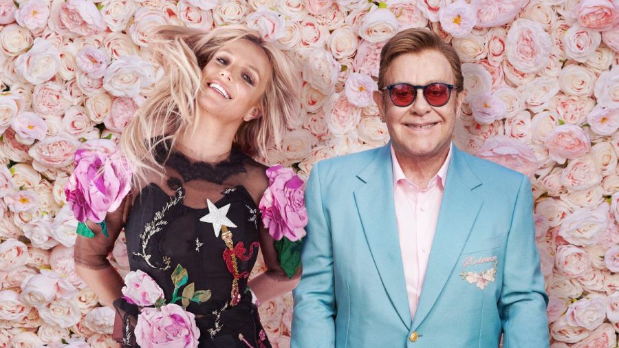 Britney Spears und Elton John machen gemeinsame Sache in "Hold Me Closer". (mia/spot)