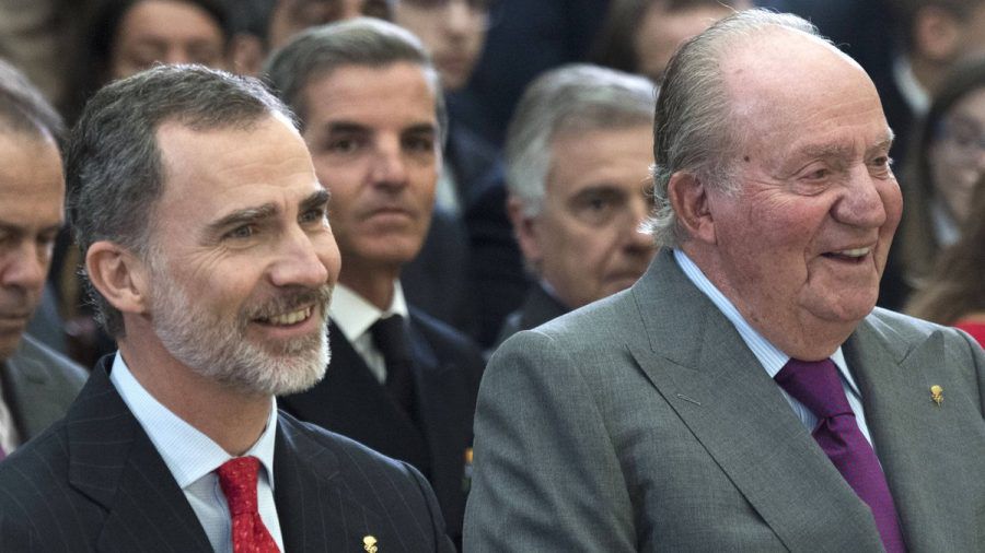 König Felipe VI. und Altkönig Juan Carlos I. bei einem gemeinsamen Auftritt im Jahr 2019. (ntr/spot)