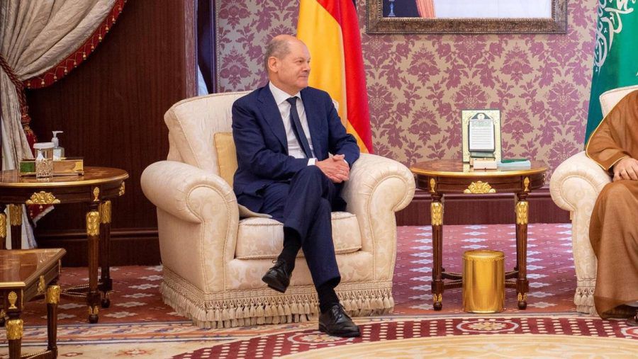 Bundeskanzler Olaf Scholz war zuletzt unter anderem in Saudi-Arabien zu Gast. (ili/spot)