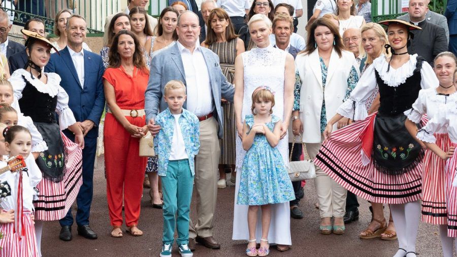 Fürst Albert und Charlène mit den Zwillingen beim traditionellen monegassischen Picknick "U Cavagnëtu". (hub/spot)
