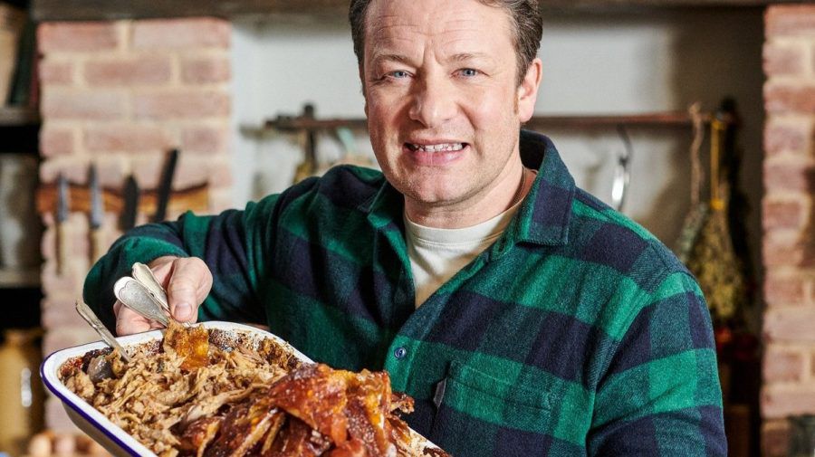 TV-Starkoch Jamie Oliver präsentiert in seiner neuen Show Gerichte, die in nur einem Topf oder einer Pfanne zubereitet werden können. (lau/spot)