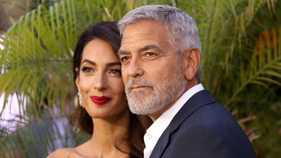 George Clooney mit Ehefrau Amal Alamuddin Clooney bei der Weltpremiere des Kinofilms Ticket ins Paradies