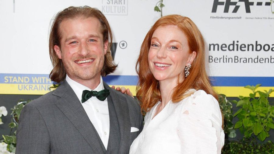 Marleen Lohse mit Max Montgomery beim Deutschen Filmpreis 2022. (jom/spot)