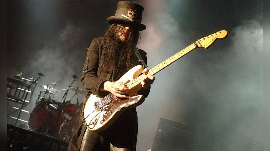 Seit Gründung der Band 1980 war Mick Mars der Gitarrist der Hard-Rocker von Mötley Crüe. (jer/spot)