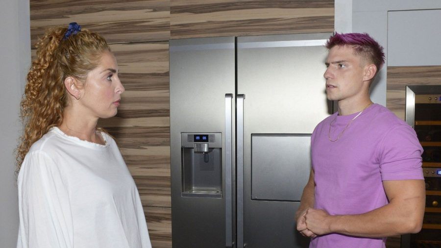 "GZSZ": Nina macht Moritz wegen seiner Arbeitseinstellung eine harsche Ansage. (cg/spot)