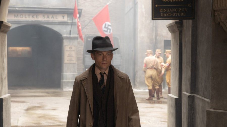 Der Nationalsozialismus wirft in der neuen "Babylon Berlin"-Staffel seine Schatten voraus. (lau/spot)