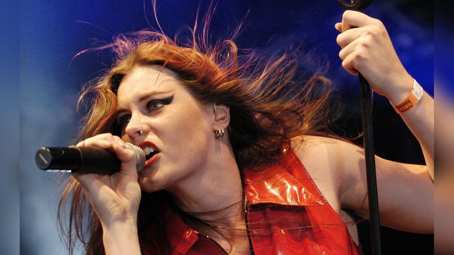 Floor Jansen hofft trotz ihrer Brustkrebs-Erkrankung die geplante Nightwish-Tournee antreten zu können. (dr/spot)