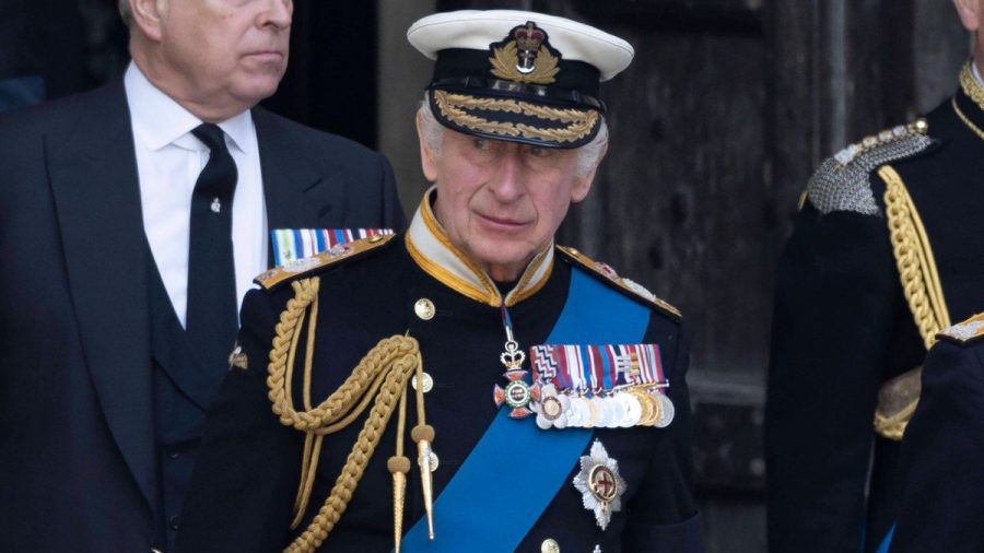 König Charles III. wünscht sich angeblich eine kleinere Krönungszeremonie. (stk/spot)